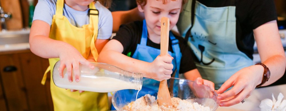 10 raisons pour lesquelles cuisiner ensemble est bénéfique pour les enfants